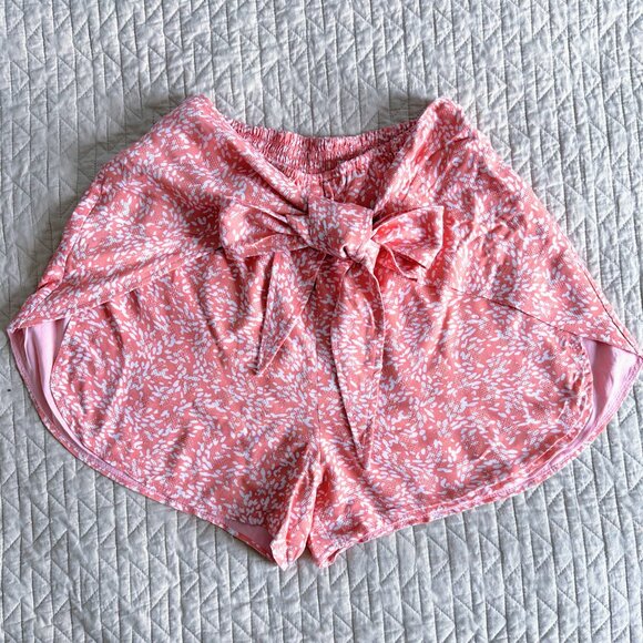 LULU'S Most Perfect Day Tie Front Pink Coral Print Shorts Size Small EUC - Picture 4 of 7